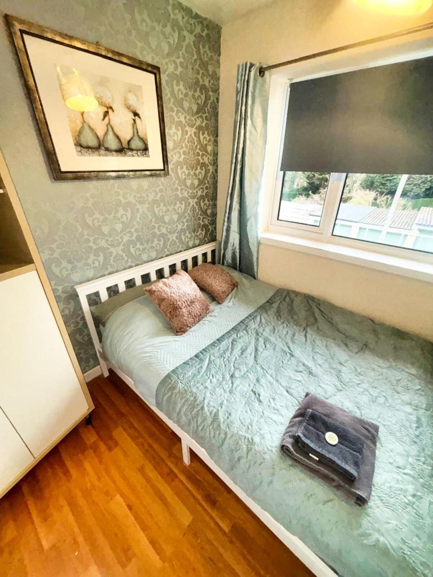 Doncaster - Boswell - Large Balcony Apartment - 2 Double Beds - 2 Bedrooms - Close To Town & Racecourse - Off Street Parking 2 Cars - Fast Wifi Bagian luar foto